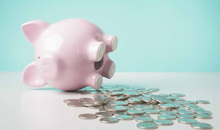 Morte de consignante não extingue dívida, e espólio deve ser usado no pagamento