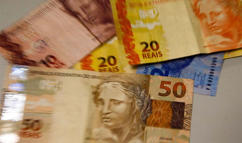 Novo valor do salário mínimo começa a vigorar amanhã