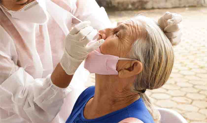 Mais de 1.600 testes rápidos são realizados em drive-thru