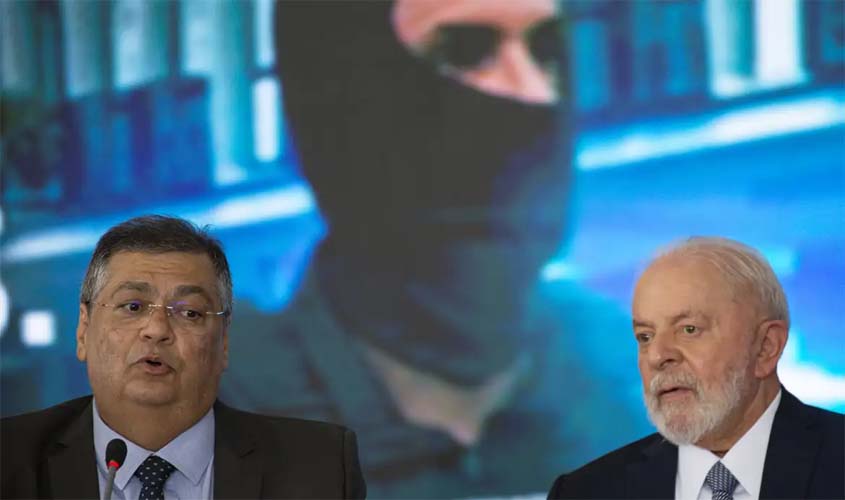 Ao deixar MJ, Dino defende câmeras em fardas e reforma em lei penal