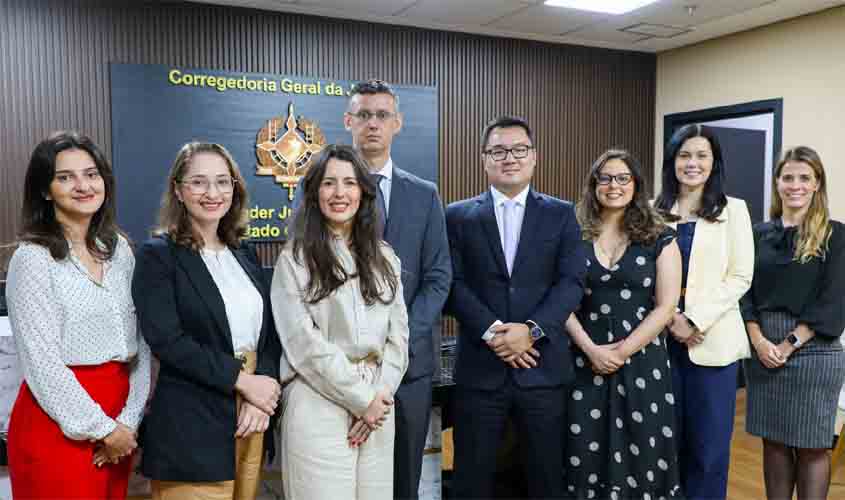 Juízes(as) substitutos(as) conhecem estrutura da Corregedoria do TJRO