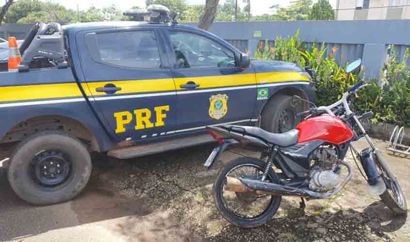 Em Porto Velho/RO, PRF recupera motocicleta roubada