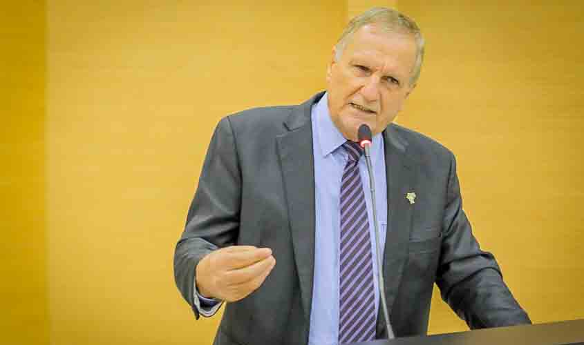 Deputado Adelino Follador pede mais organização dos municípios para vacinar a população