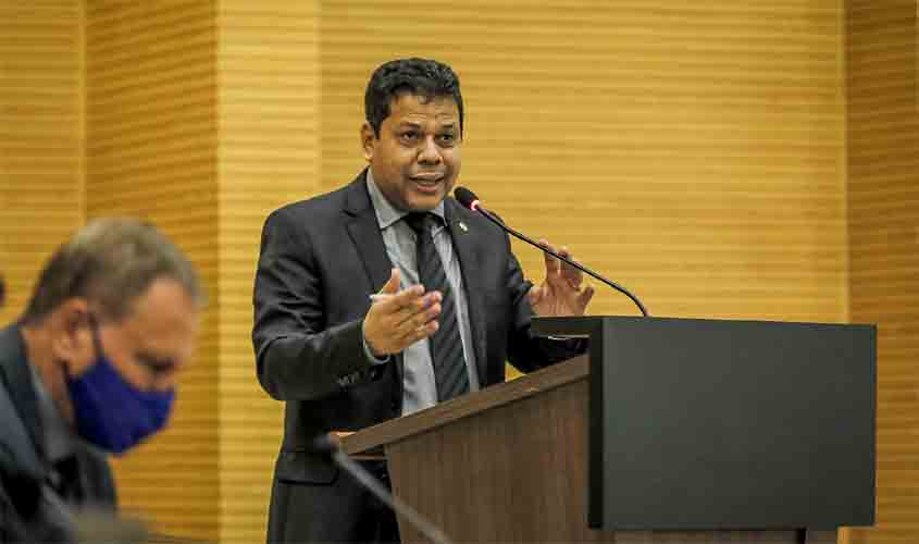 Jair Montes pede que SESDEC providencie a renovação do armamento da polícia civil e militar nos municípios de Guajará e Nova Mamoré