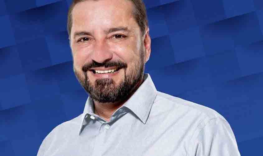 Insatisfeitos com 'limpeza' na AROM, grupo de prefeitos tenta motim para tirar mandato de Hildon Chaves