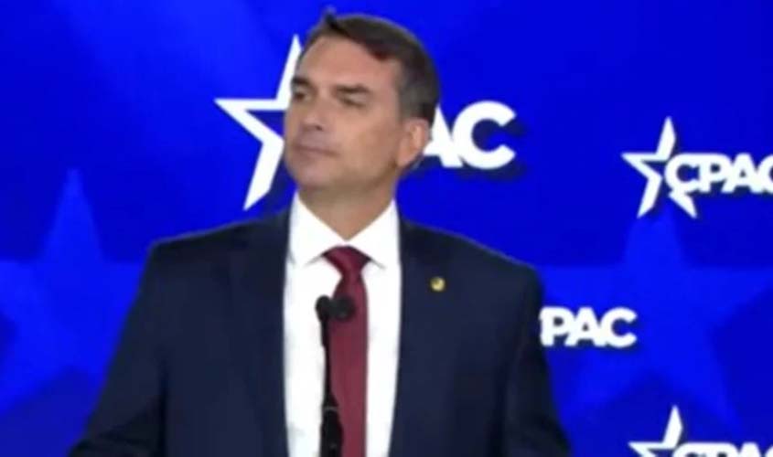 Cães, Terra plana, terras raras e entreguismo da família Bolsonaro