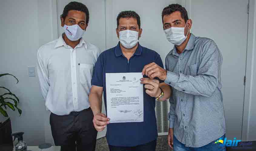 Jair montes recebe visita de vereadores de Cacoal e garante emenda para o município