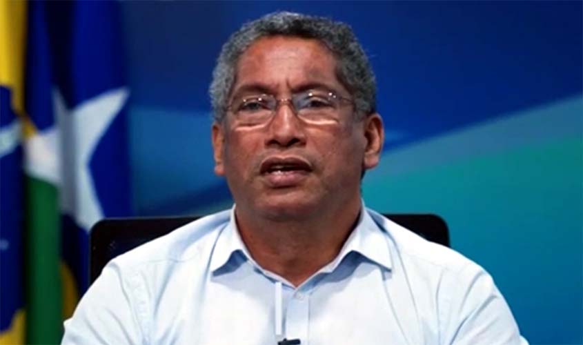 Ex-secretário da Seduc faz duras críticas ao governo anterior e lembra que 'ficaram mais de 300 contêineres como prova'