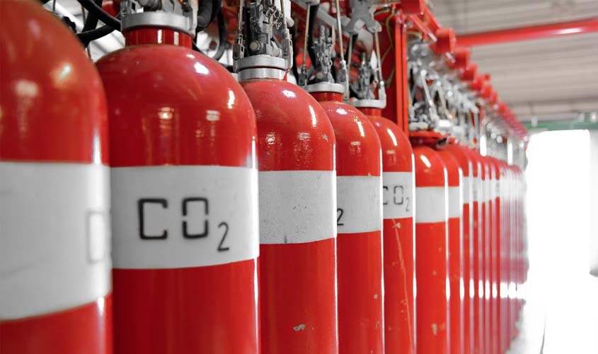 Indústrias de refrigerantes param produção por falta de CO²