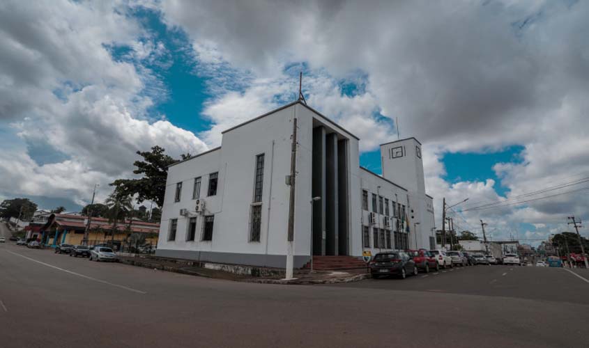 Prefeito Hildon Chaves anuncia reajuste salarial de servidores municipais