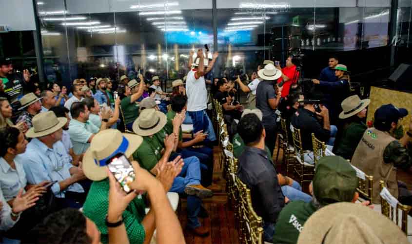 Vencedores do concurso recebem prêmios na 12ª Rondônia Rural Show Internacional
