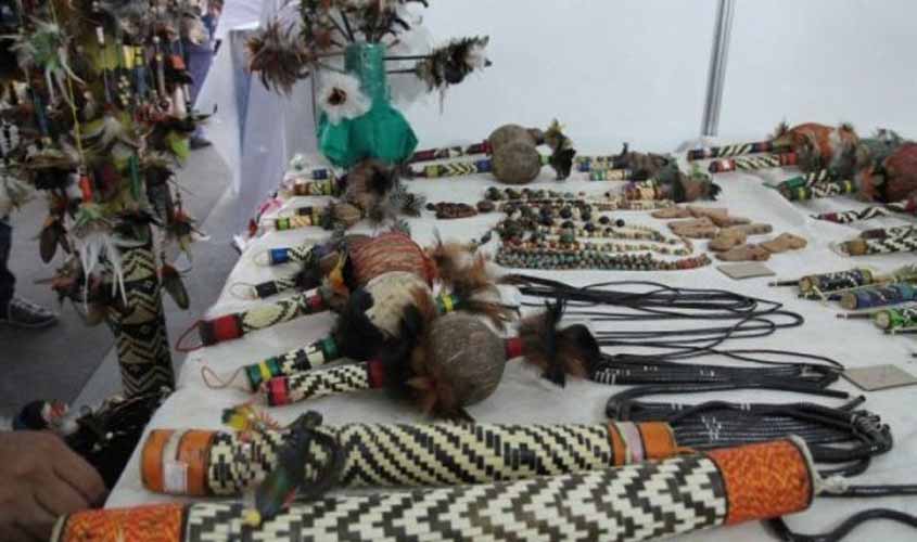 Audiência pública discute incentivos ao artesanato indígena na Prefeitura na tarde desta quarta-feira, dia 31