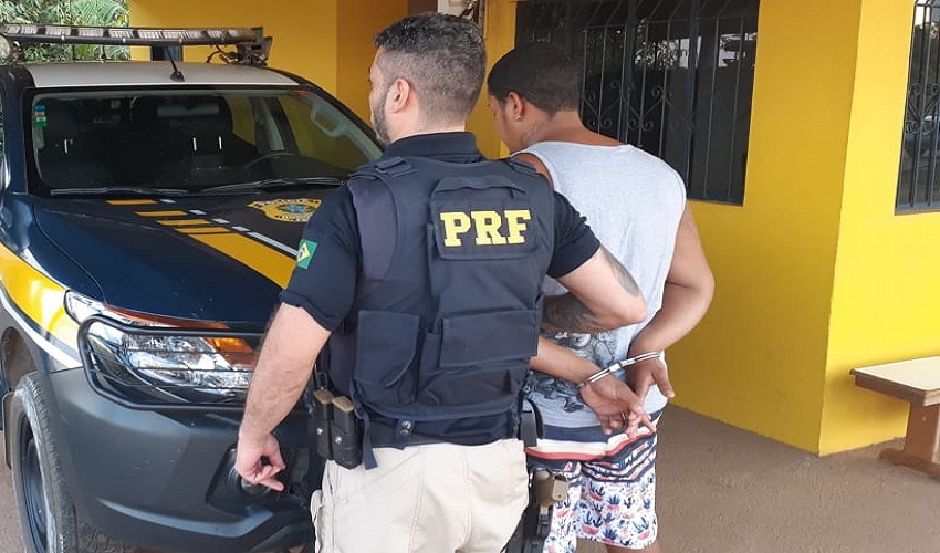Foragido por furto é preso pela Polícia Rodoviária