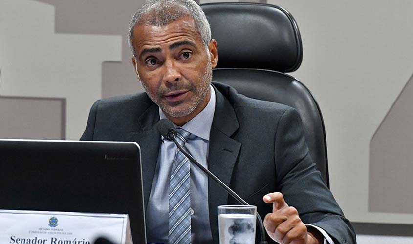 Sancionada lei que reconhece carteira de parlamentar como documento civil