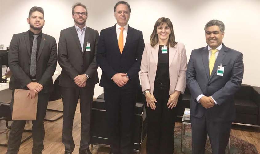 Sinjur busca por direitos dos trabalhadores em audiência no CNJ