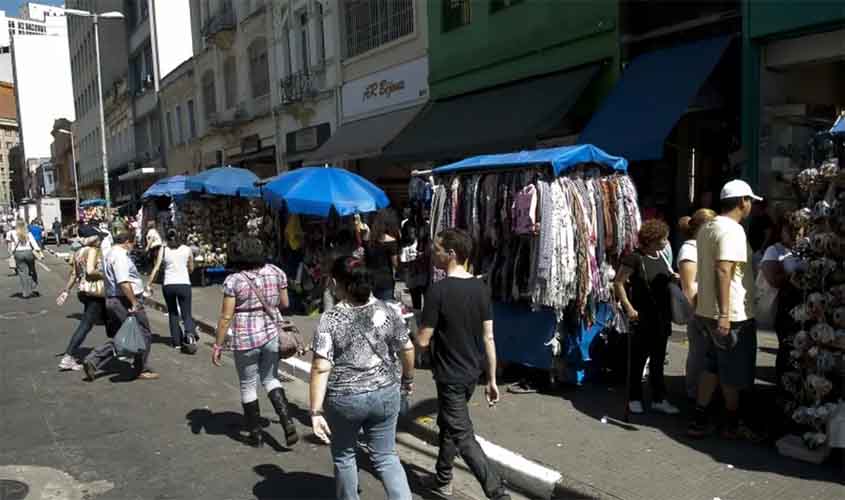 IBGE: taxa de desemprego cai para 5,8%, a menor já registrada