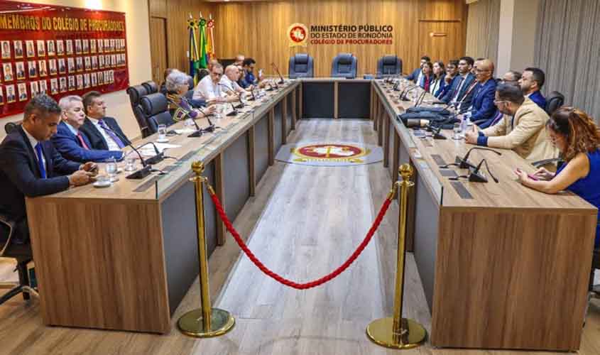 Procuradores de Justiça do MPRO inspiram novos promotores com relatos da carreira