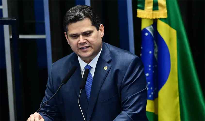 Congresso não admite ingerência em Poderes do Brasil, diz Alcolumbre