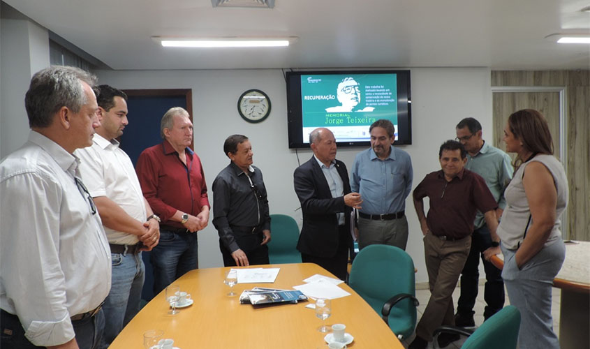 Coronel Chrisostomo se reúne com a diretoria da Fecomércio na capital