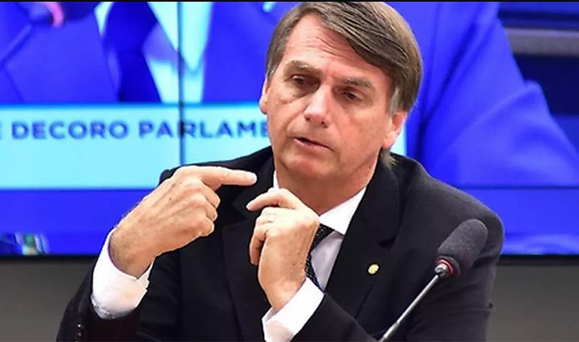 Usuário de fake news, Bolsonaro compara notícias falsas a cocaína