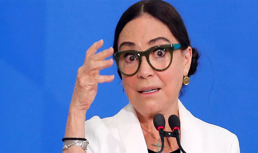 Regina Duarte tropeça na rua e quebra três dentes: “Aterrissei de boca no chão”