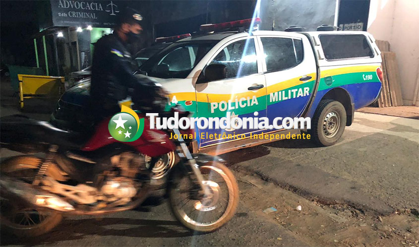 Dupla é presa com moto roubada após intensa perseguição