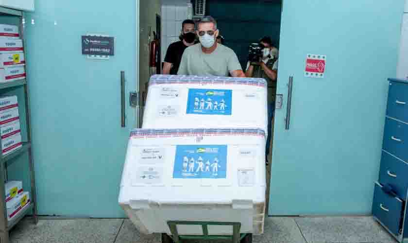Rondônia recebe 18.850 doses de vacinas para fortalecer combate à covid-19 no Estado