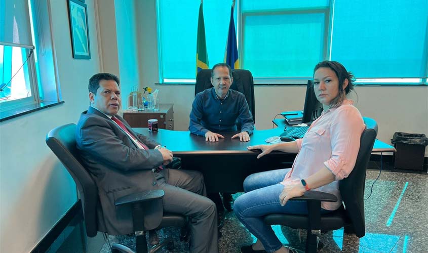 Jair Montes e sargento Cristina se reúnem com secretário executivo do governo