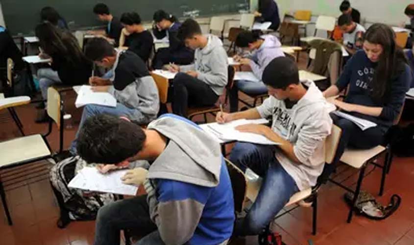 Pé-de-Meia paga nascidos em nov. e dez. nesta segunda