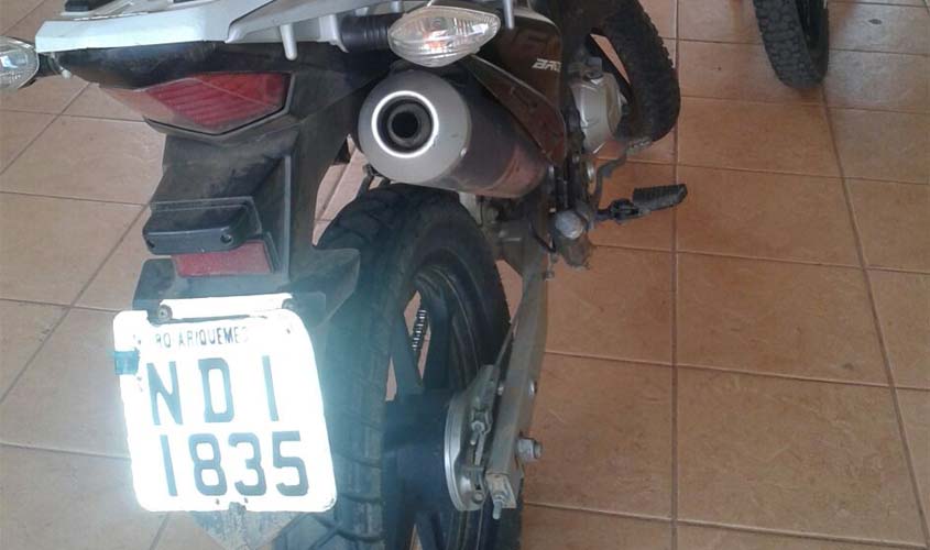 Mulheres são presas em Guajará-Mirim, uma com moto roubada em Ariquemes