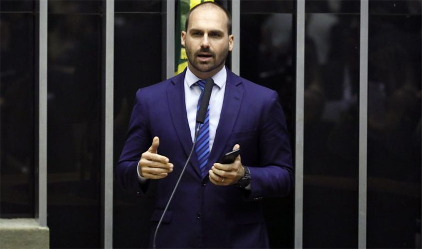 Eduardo Bolsonaro se desculpa por declaração sobre AI-5