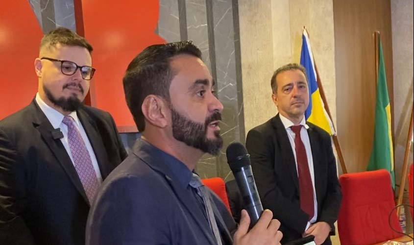 Gian Douglas é empossado conselheiro seccional da OAB-RO