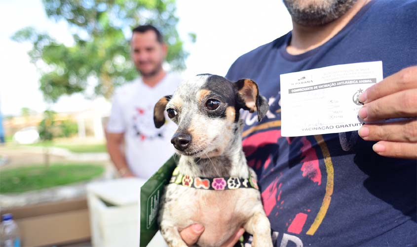 Mais de 200 pessoas participaram da campanha contra a raiva