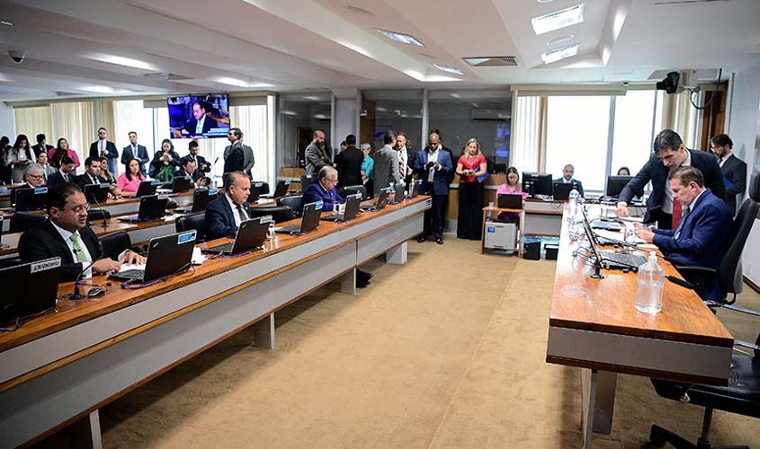 Comissão aprova jornada máxima de 30 horas semanais para psicólogos