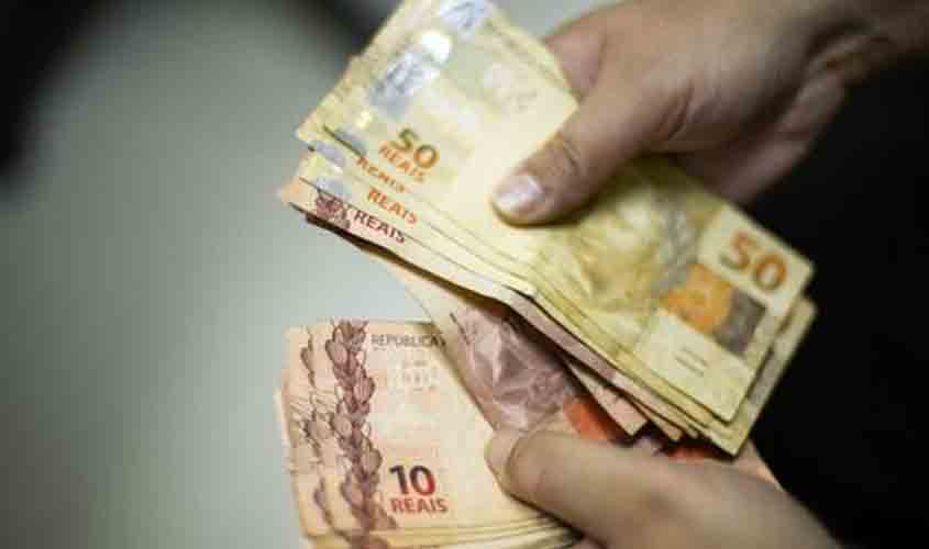 Salário mínimo em 2021 será de R$ 1.100