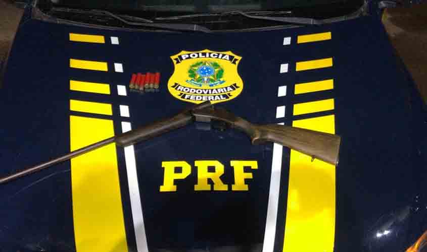 Em Porto Velho/RO, PRF apreende uma arma de fogo