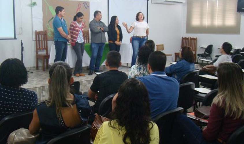 Professores da rede estadual de Cacoal participam de formação continuada com foco no Enem