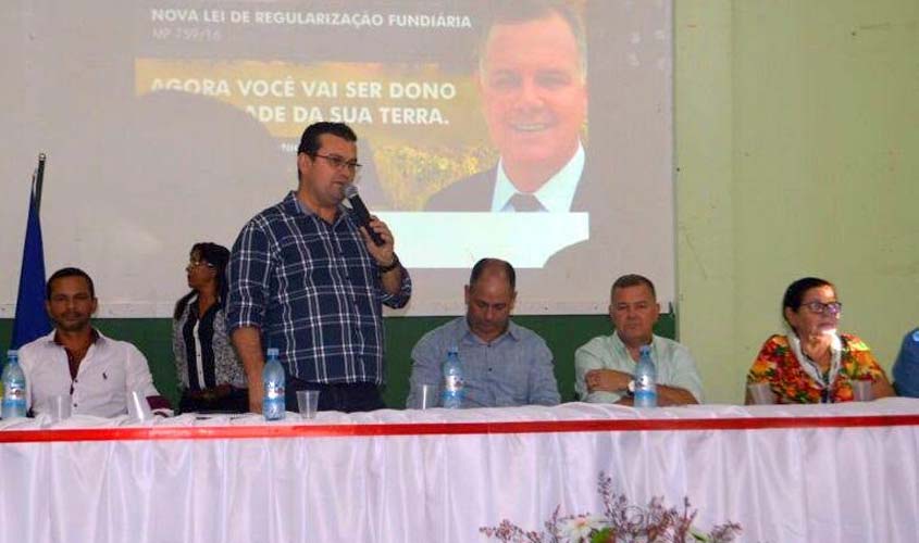 Ezequiel Junior e Lucio Mosquini apresentam Medida Provisória aos agricultores de Machadinho