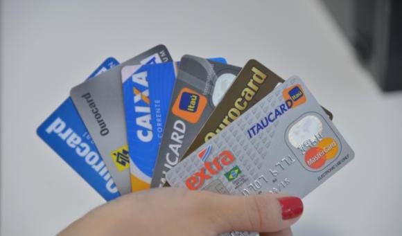 Novas regras para rotativo do cartão de crédito valem a partir desta segunda