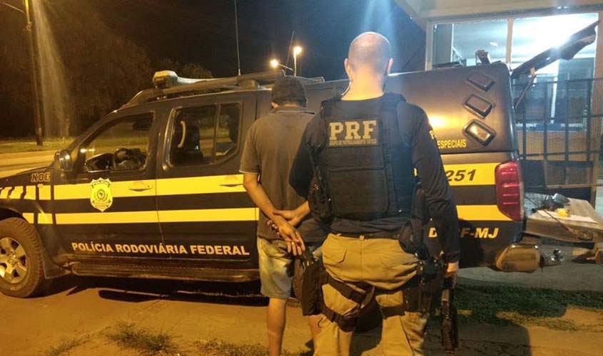 PRF recupera carro com registro de roubo em Porto Velho/RO