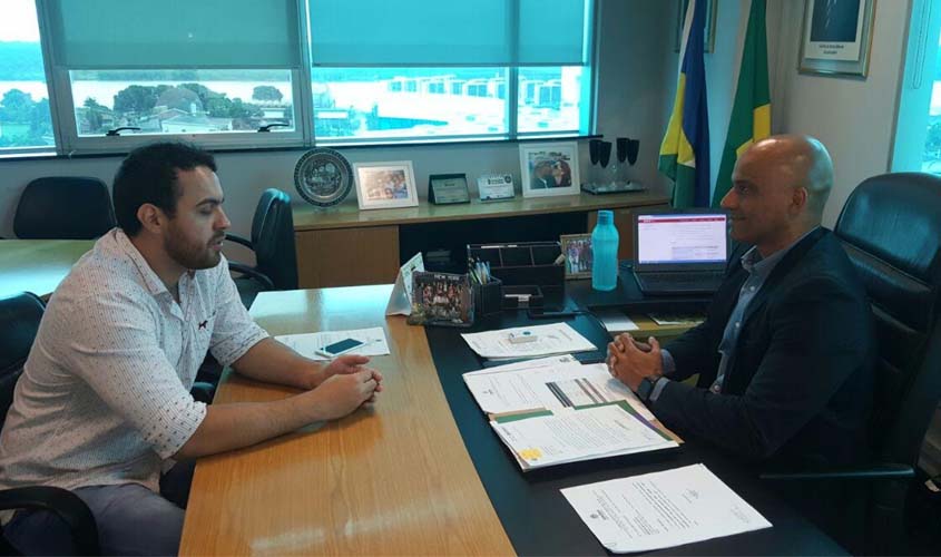Vereador Márcio Oliveira tem pedido atendido e revitalização da iluminação do Deroche é realizada