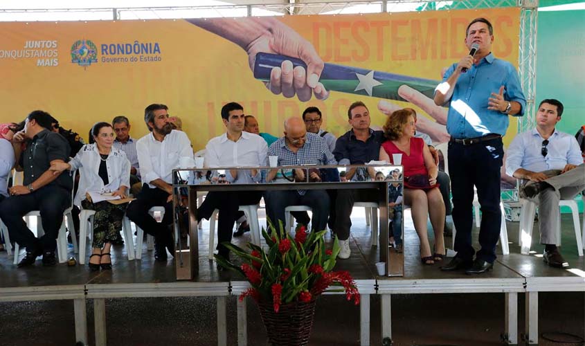 Maurão de Carvalho libera recursos para recuperação asfáltica em 17 municípios