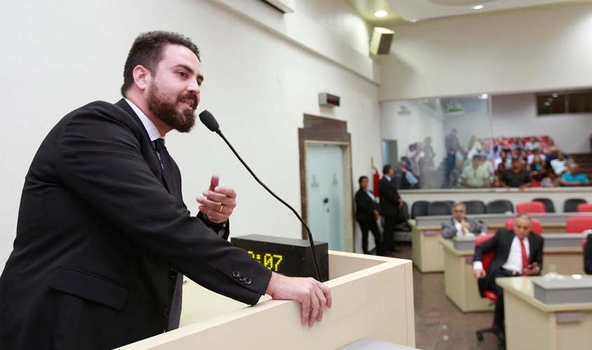 Léo Moraes critica decisão do TSE em extinguir zonas eleitorais